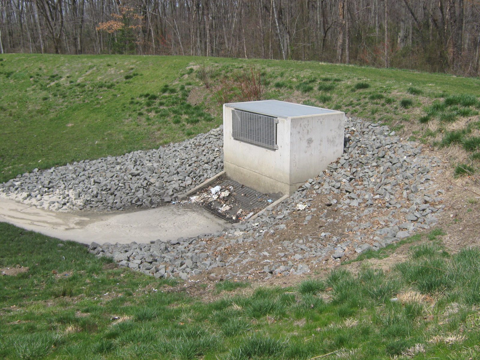 Stormwater 101: Detention and Retention Basins | Sustainable Stormwater ...